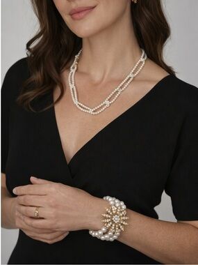 4 Pc Pearl Jewelry Bundle Necklace Stretch Bracelet Earrings KJL NEW